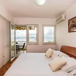 Apartmán With Sea View 08 *